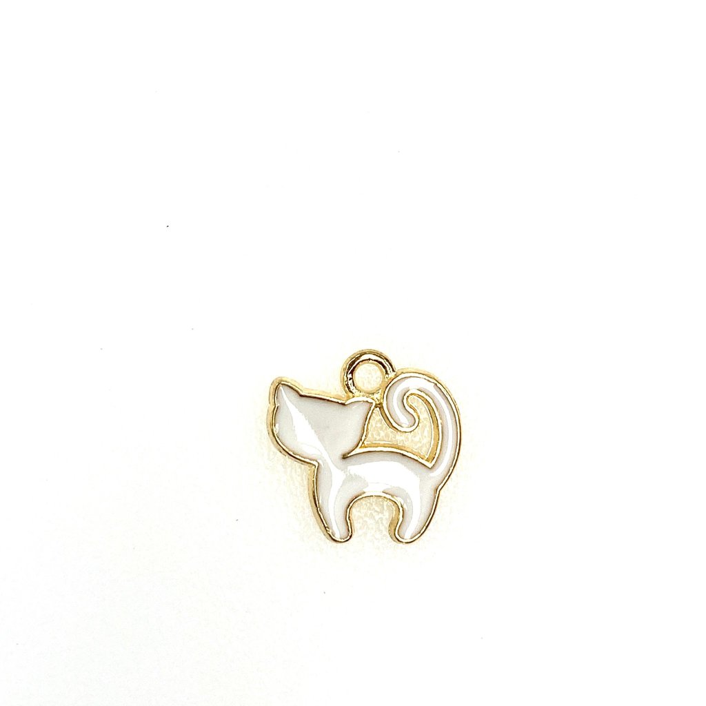 Bead World White Cat Enamel -Standing 14mm x 12mm 3pcs.