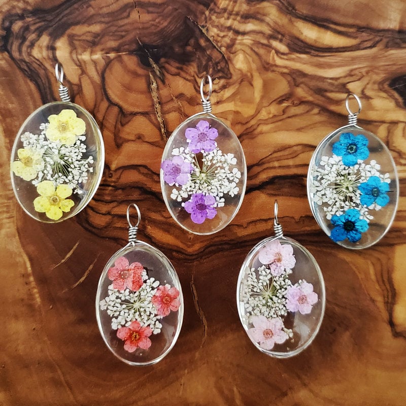 Small Dried Flower Pendant