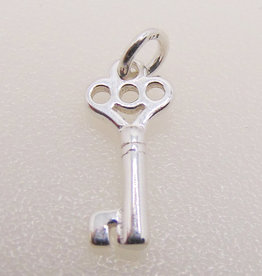 Bead World Antique Key Style Sterling Silver Pendant 7x16mm