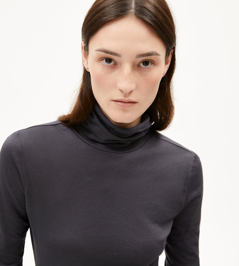 GRAZILIANAA TURTLENECK