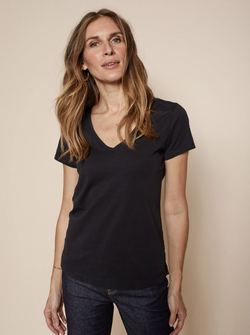 ARDEN V-NECK TEE