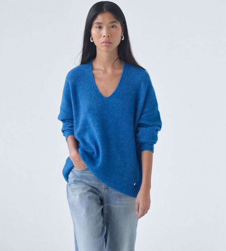 THORA V-NECK KNIT