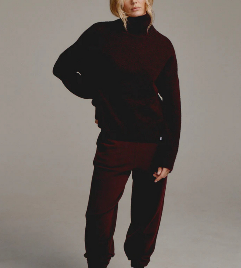 TURTLE NECK JUMPER