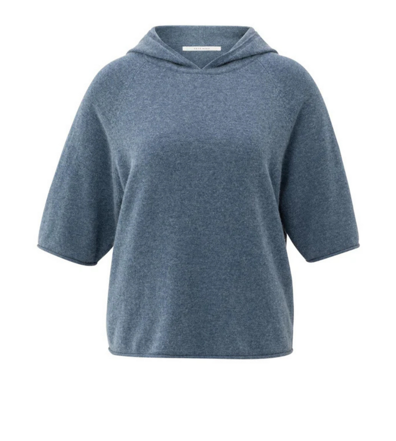 TRICOT À CAPUCHE
