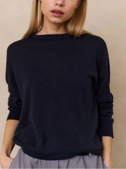 ROUND NECKLINE SWEATER