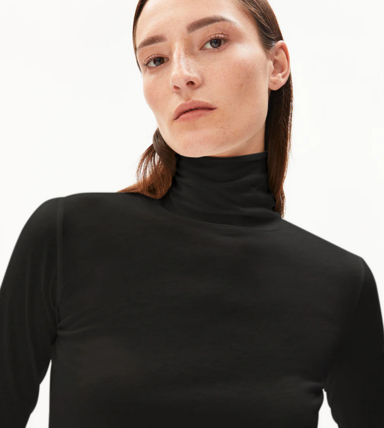 GRAZILIANAA TURTLENECK