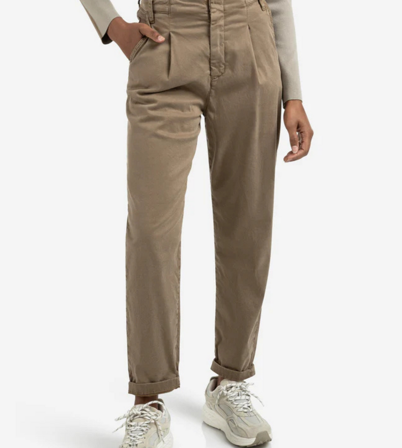 PLEATED TROUSERS