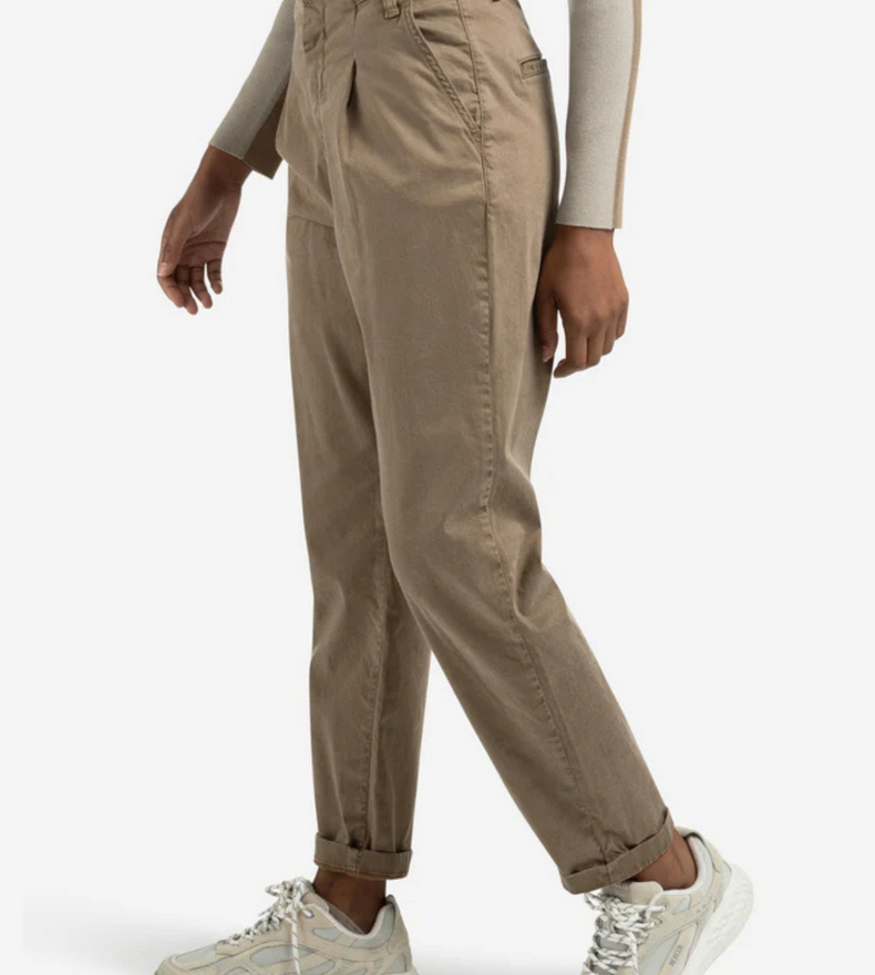 PLEATED TROUSERS