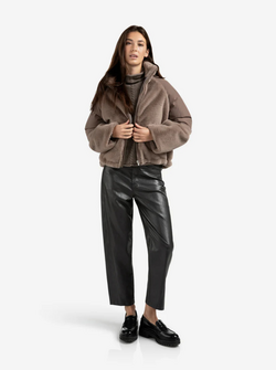 PANTALON EN IMITATION CUIR