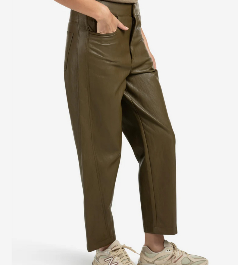 FAUX LEATHER TROUSER