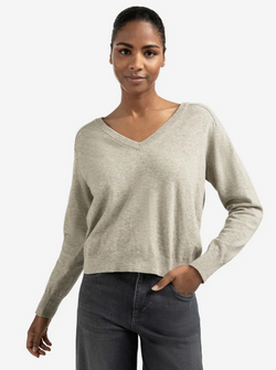 V-NECK SWEATER