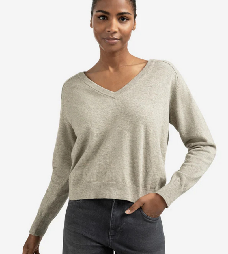 V-NECK SWEATER