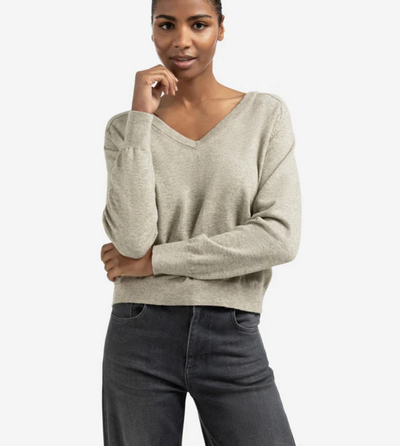 V-NECK SWEATER