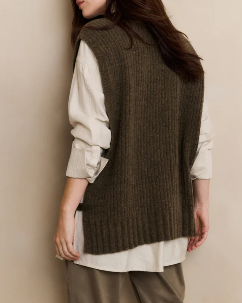 YAYA SLEEVELESS SWEATER