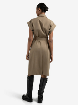 LONG SLEEVELESS JACKET