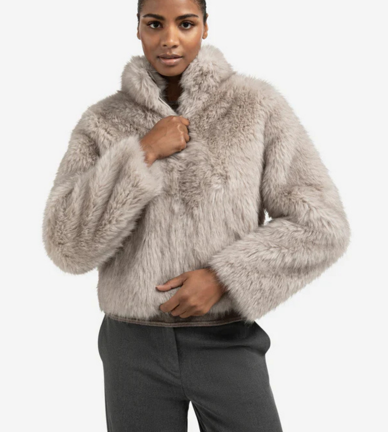 VESTE EN FAUSSE FOURRURE