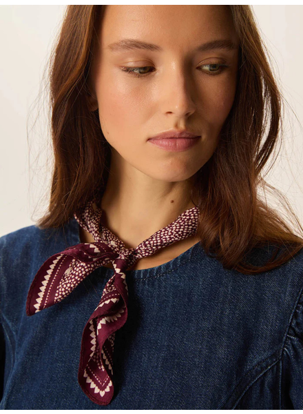 DES PETITS HAUTS NYBICHE SCARF