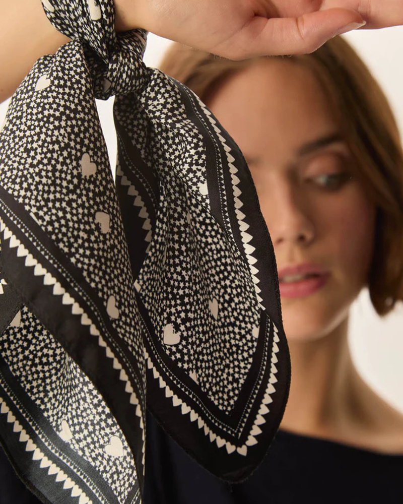 DES PETITS HAUTS FOULARD NYBICHE