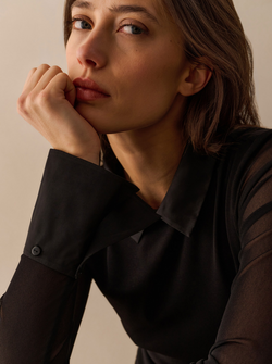 HAUT EN MAILLE TRANSPARENT