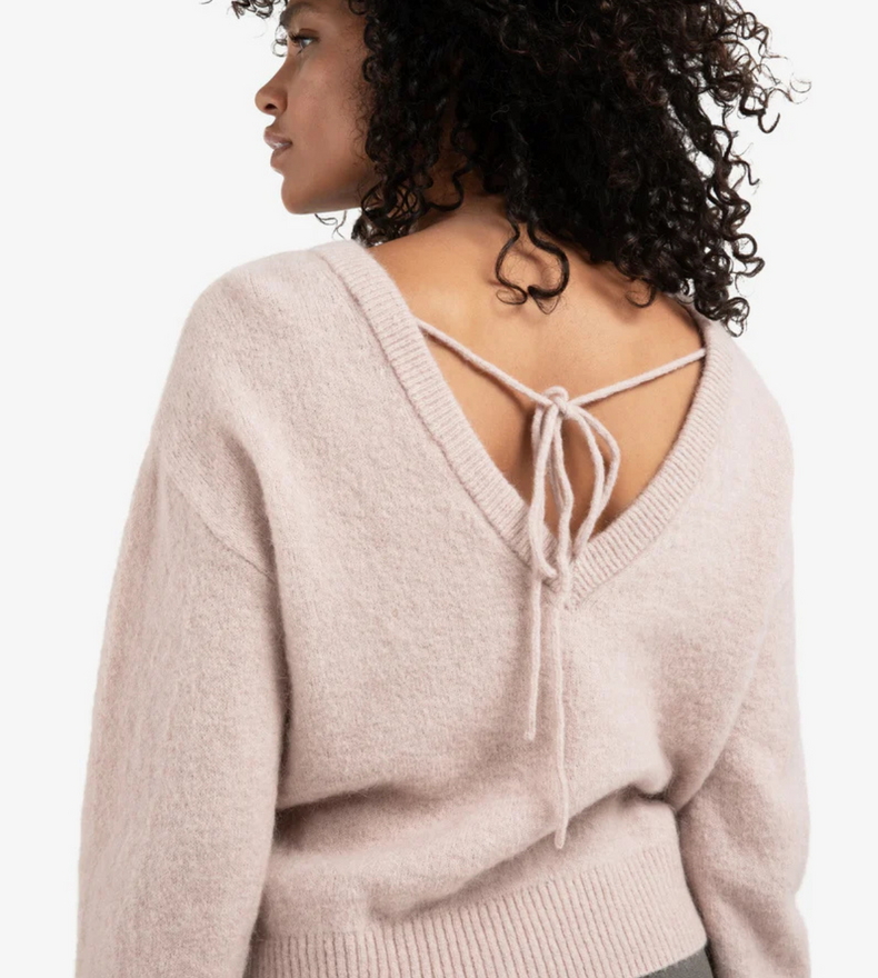 BACK V-NECK SWEATER