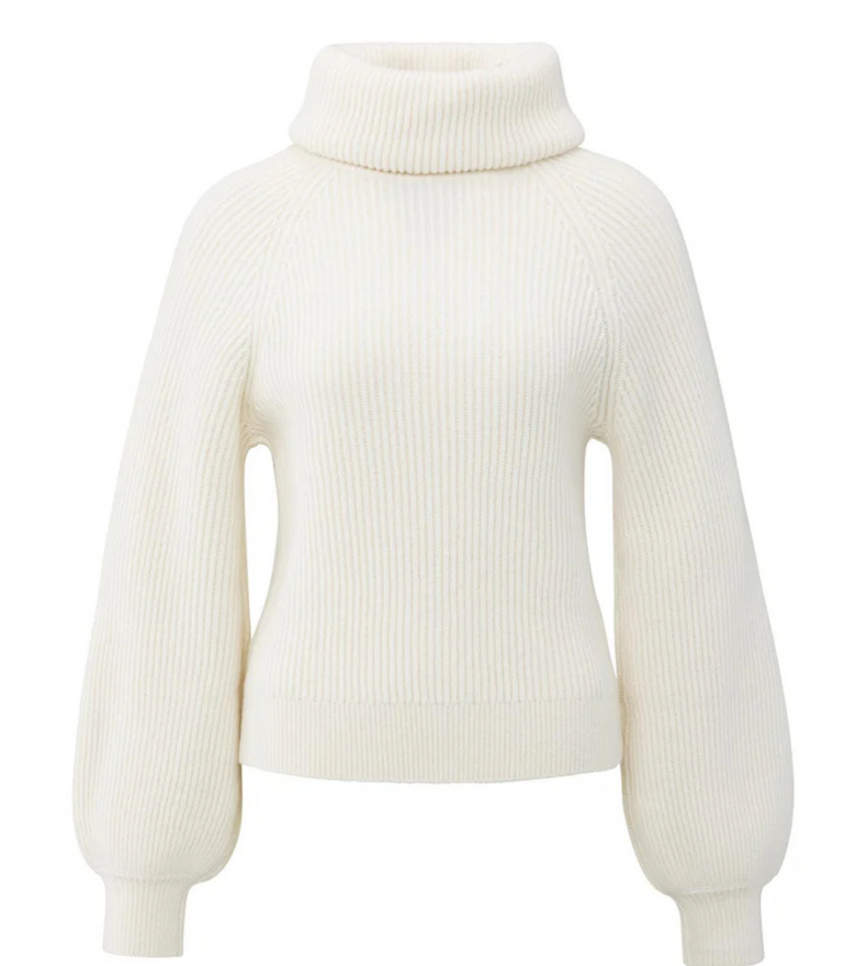 SWEATER WITH WIDE COLLAR