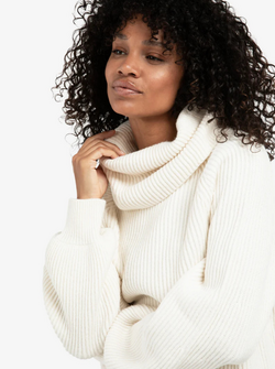 SWEATER WITH WIDE COLLAR