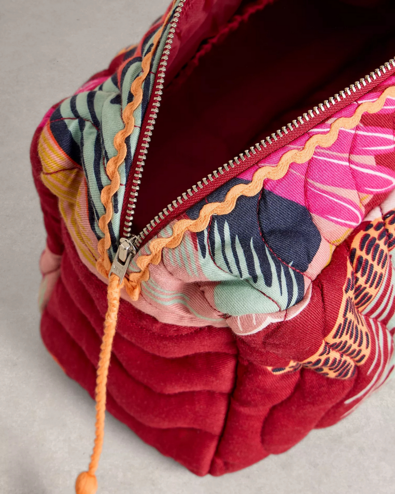 WHITE STUFF FEMME SHELBY WASH BAG