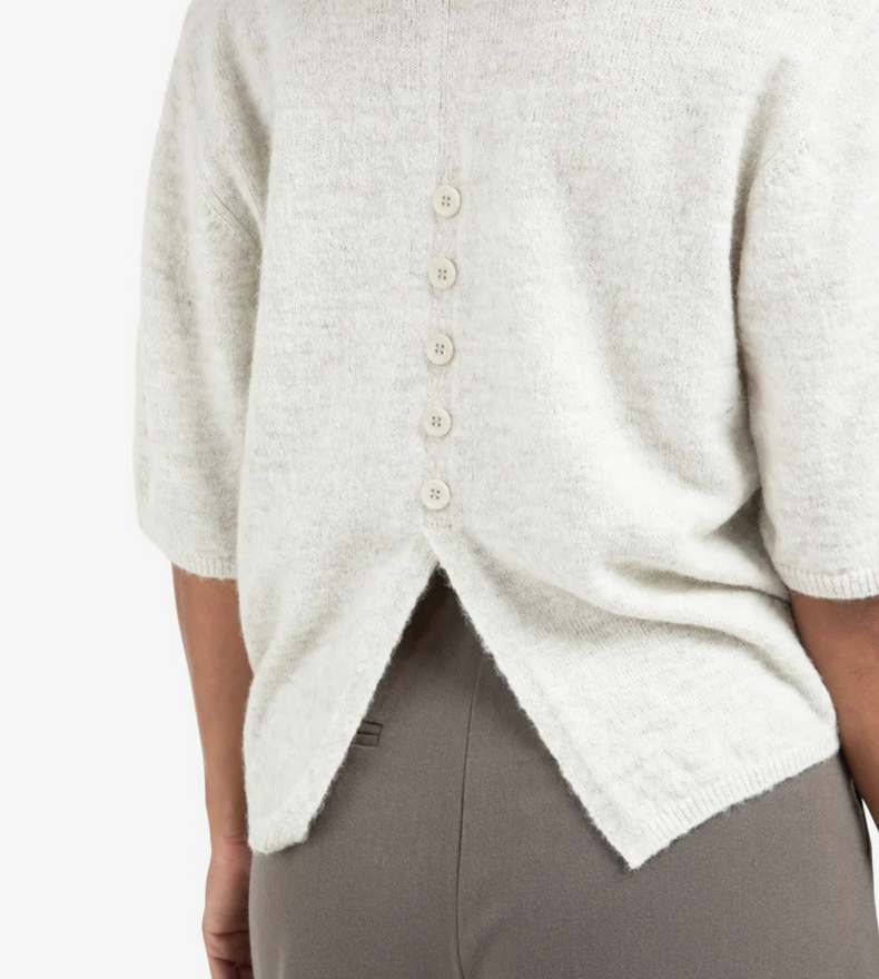 SHORT SLEEVE SWEATER