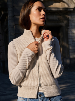 KNITTED SLEEVELESS CARDIGAN