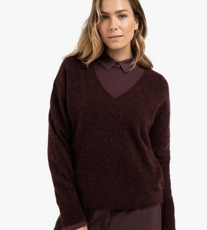 V-NECK SWEATER