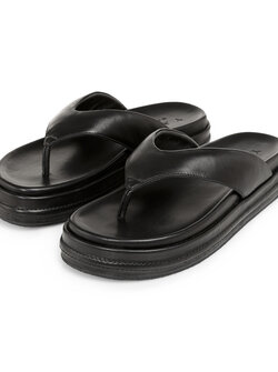 LEATHER SANDAL