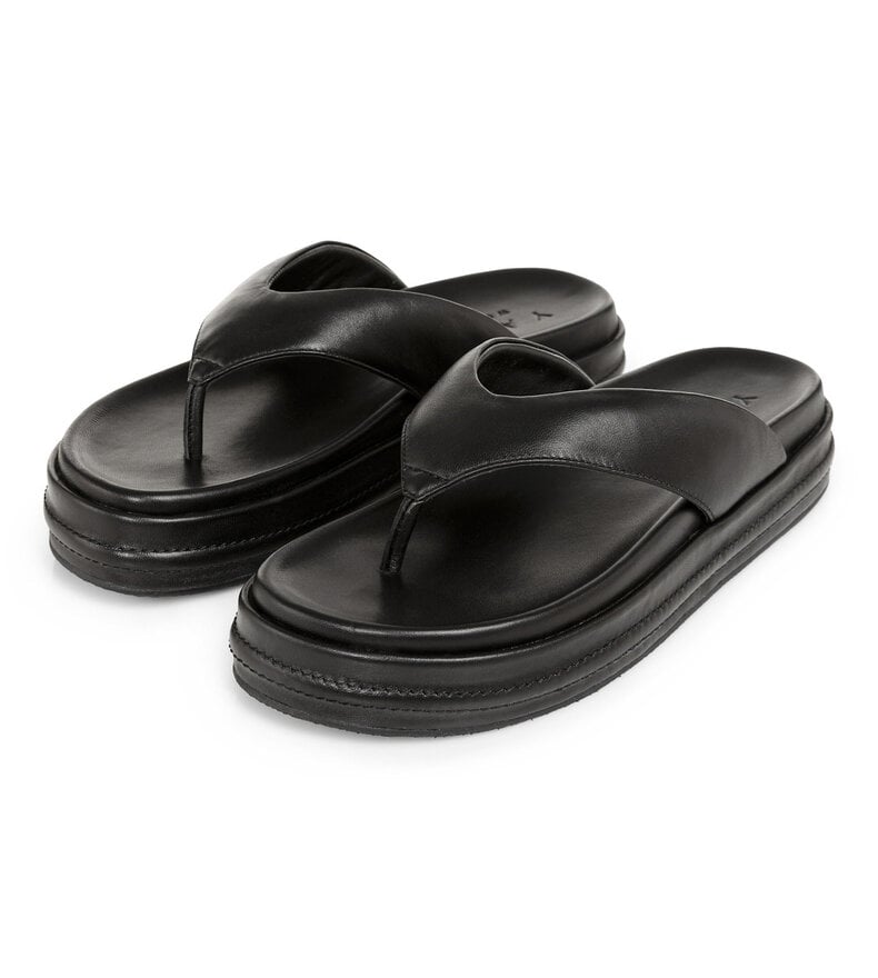 SANDALES EN CUIR