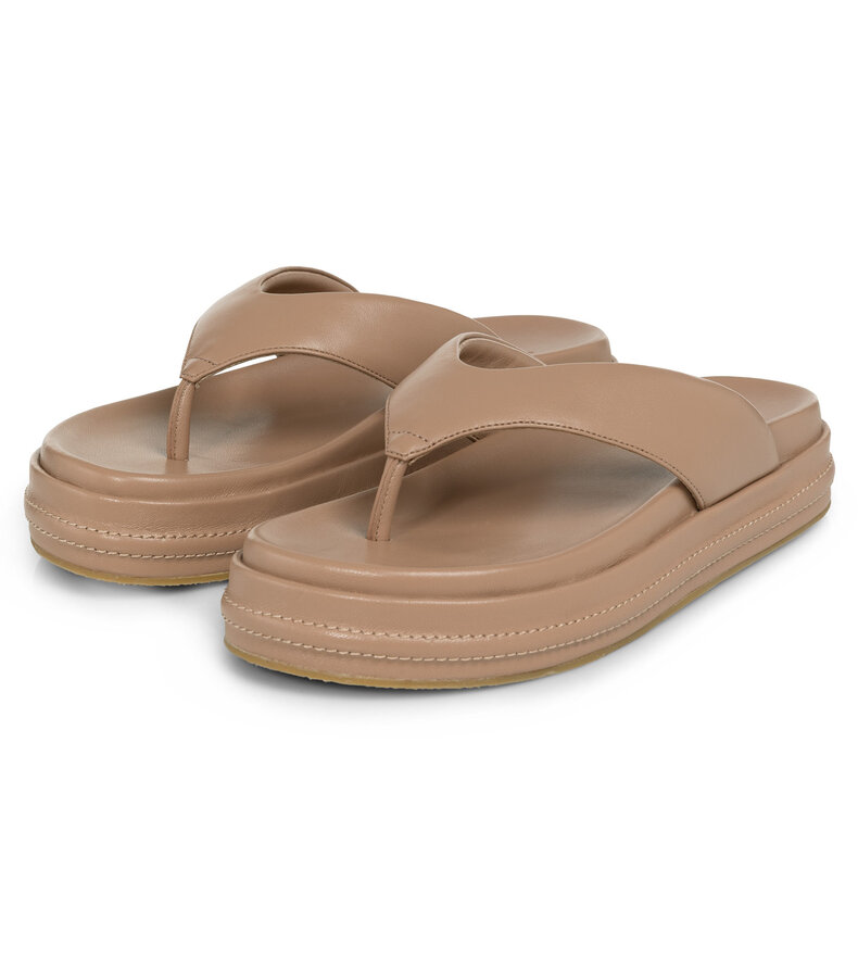 LEATHER SANDAL