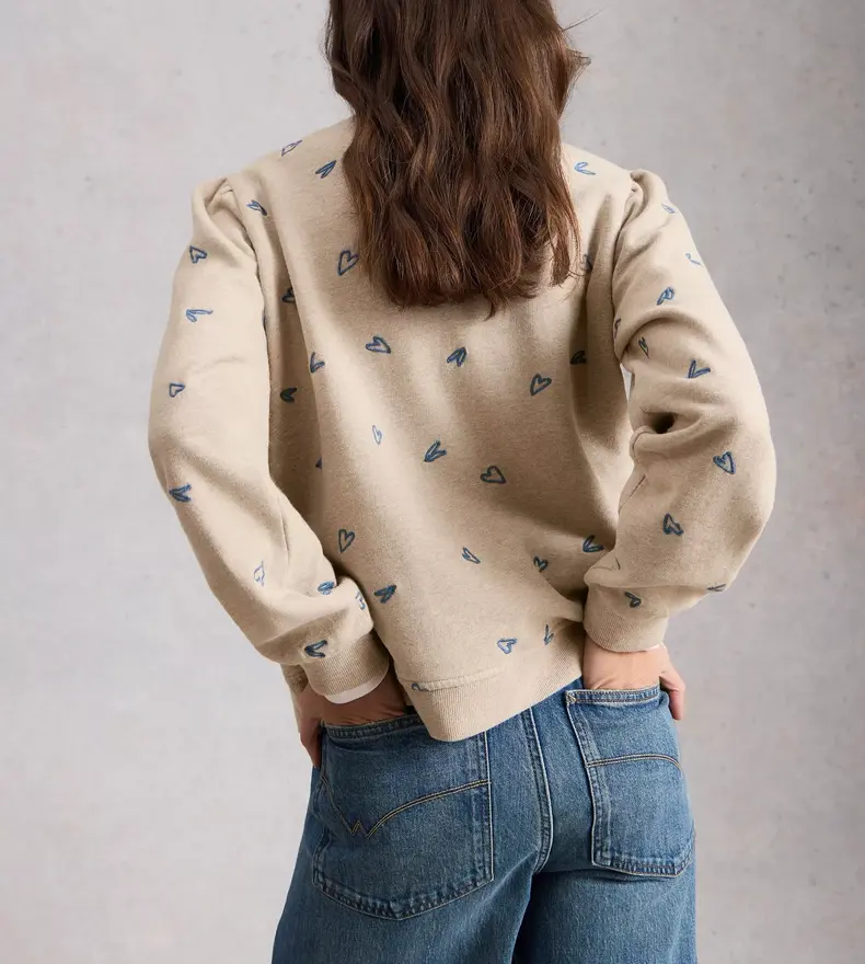 HEART EMBROIDERED SWEATSHIRT