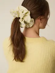 NOA SCRUNCHIE