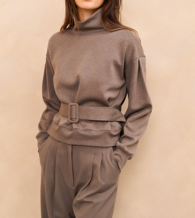 HIGH NECK SWEATSHIRT