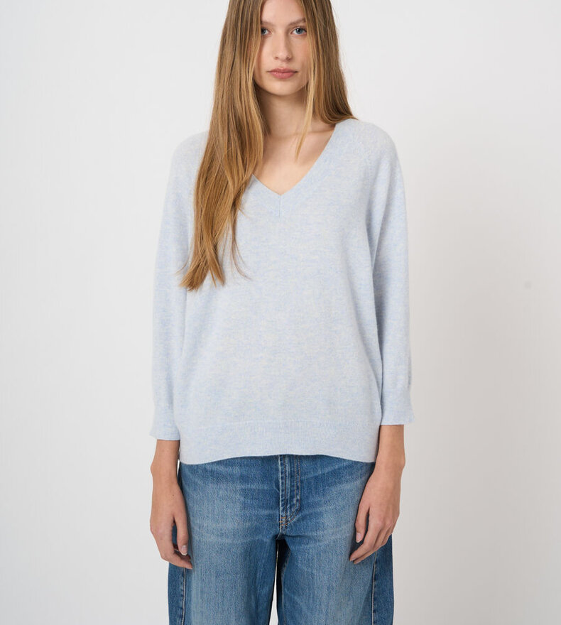 V-NECK SWEATER