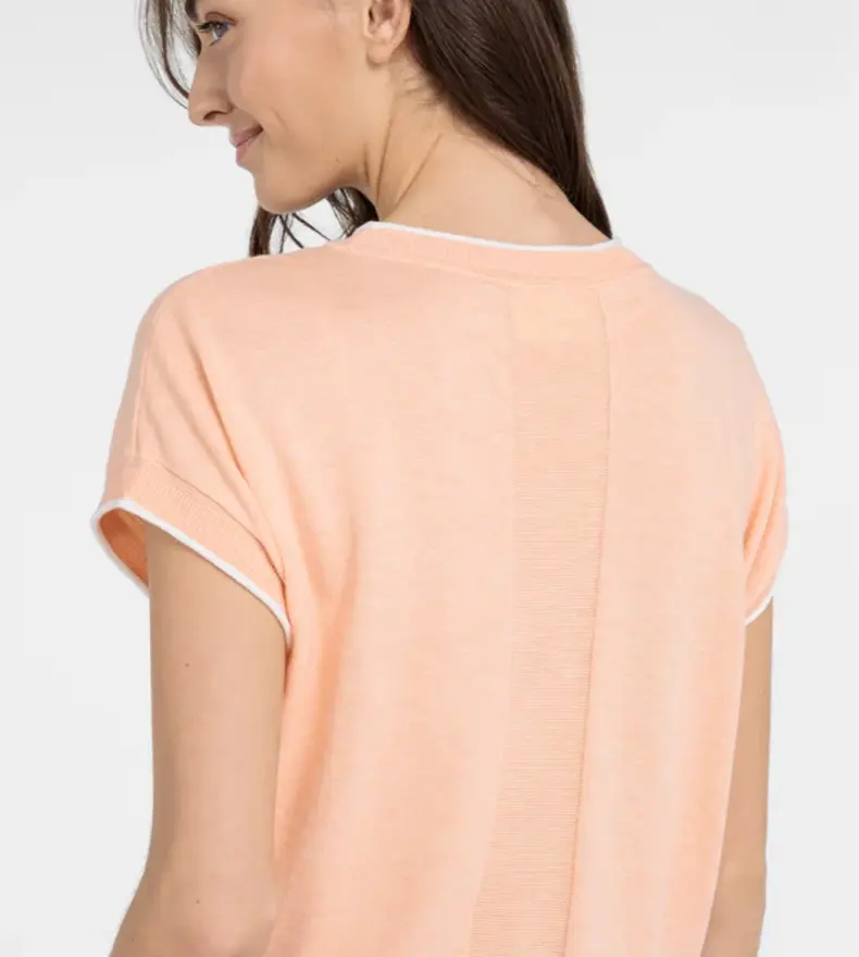 PULL EN MAILLE À MANCHES COURTES