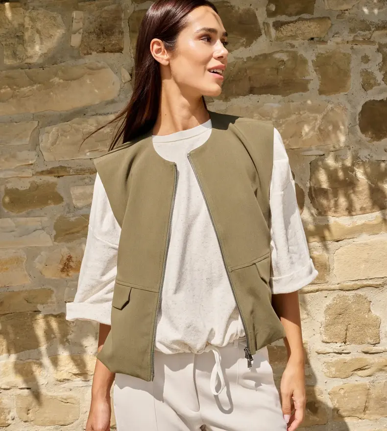 SLEEVELESS JACKET