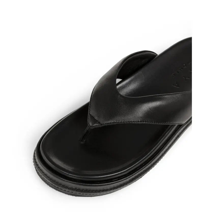 LEATHER SANDAL