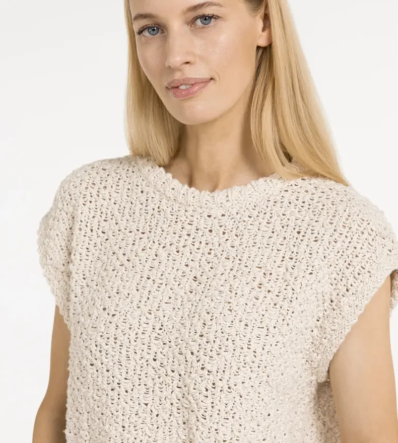 TEXTURED SLEEVELESS SWEATER