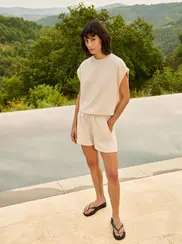 SLEEVELESS BOXY SWEATSHIRT