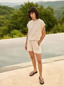 SLEEVELESS BOXY SWEATSHIRT