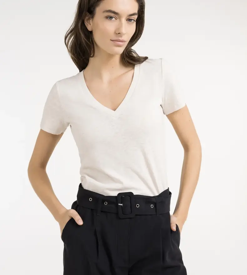 T-SHIRT À COL EN V