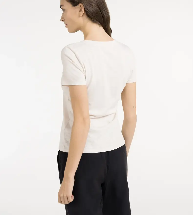 V-NECK T-SHIRT