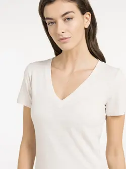 V-NECK T-SHIRT