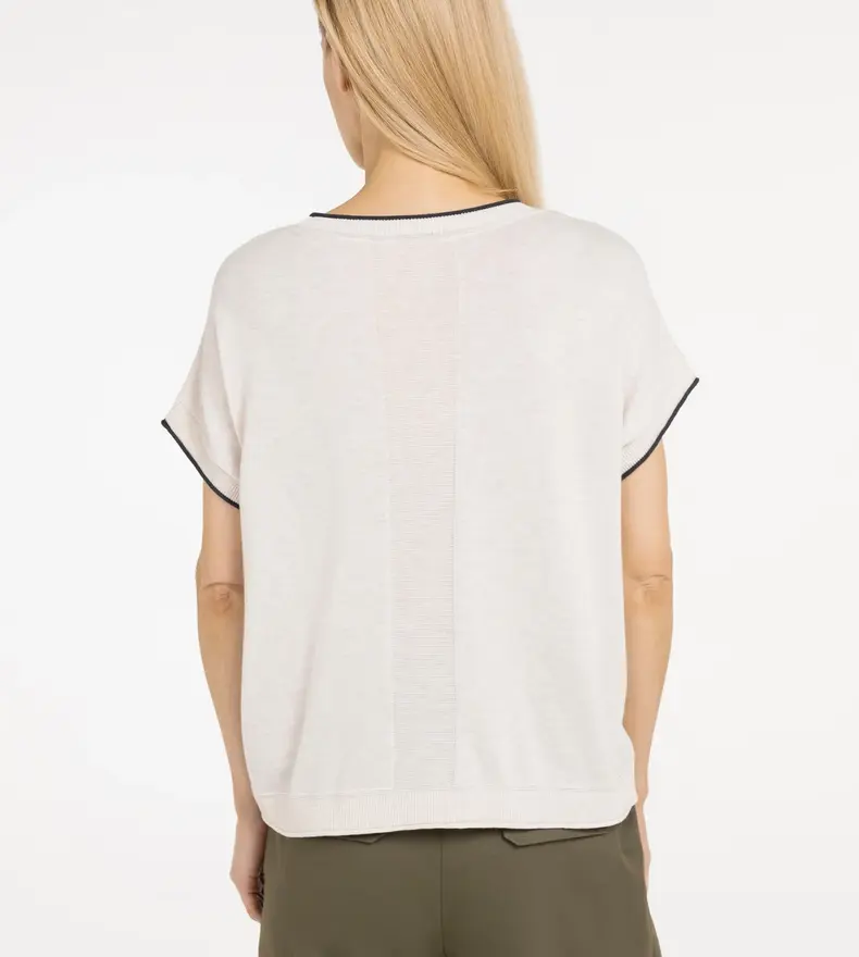 PULL EN MAILLE À MANCHES COURTES