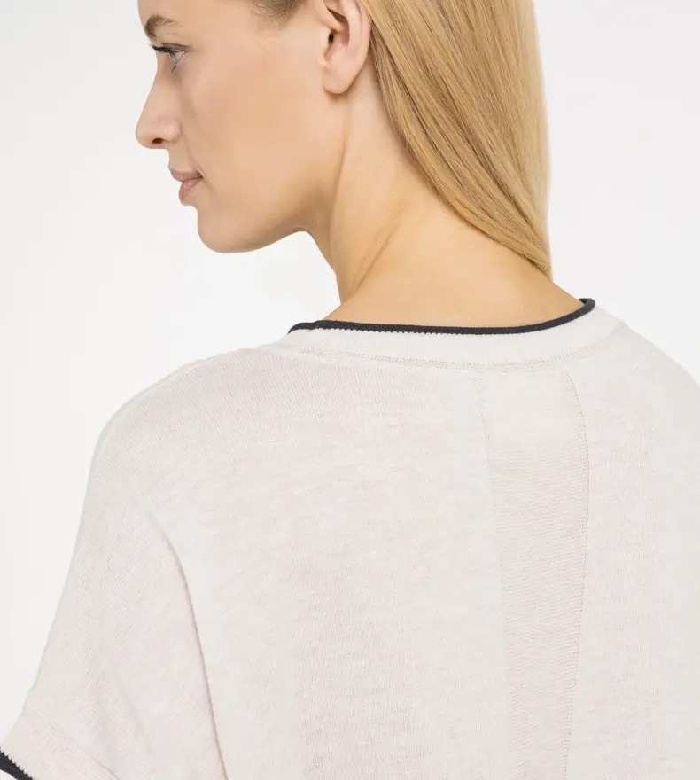 PULL EN MAILLE À MANCHES COURTES