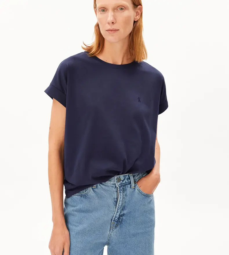 JILAANA T-SHIRT