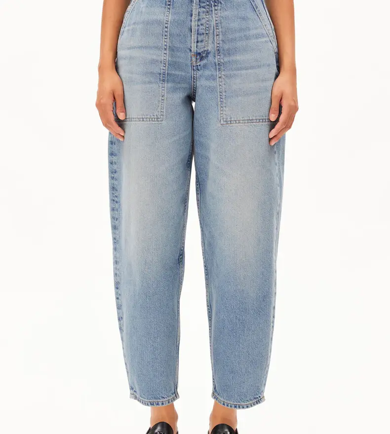 BAARLY CARPENTER BARREL JEANS